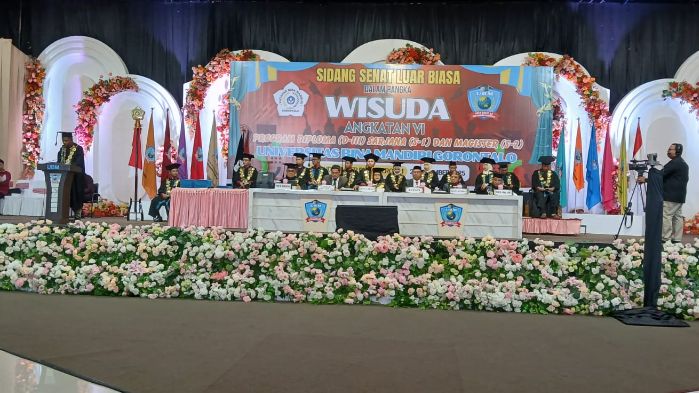 Sidang Senat Luar Biasa Wisuda Angkatan VI Program Diploma, Sarjana, dan Magister, Universitas Bina Mandiri tahun 2025. Foto: Arlan/Simpulindo