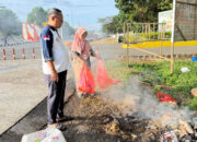 Bupati Thariq Sidak Sampah di Kawasan Taman Rakyat, Tegaskan Larangan Pembakaran Sampah Plastik