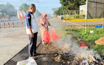 Bupati Gorontalo Utara, Thariq Modanggu saat Sidak Sampah, Foto: Istimewa