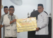 Safari Ramadan di Moluo, Bupati Thariq Salurkan Hibah Masjid