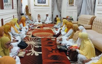 Penutupan Tadarus Alqura'an di kediaman Ketua DPRD Kota Goroontalo. Foto: Simpulindo
