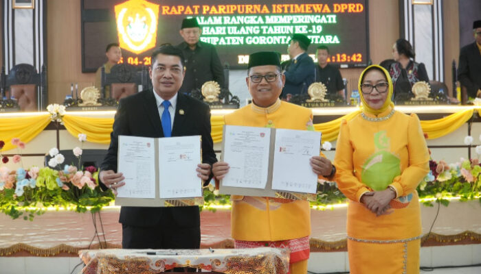 Pemkab Gorut Teken MoU Videotron di Momen HUT ke-19