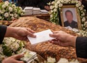 Ketika Duka Menjadi Transaksi: Membaca Ulang Tradisi Sadaka dalam Perspektif Resiprositas