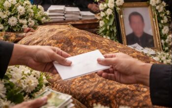 Ketika Duka Menjadi Transaksi: Membaca Ulang Tradisi Sadaka dalam Perspektif Resiprositas