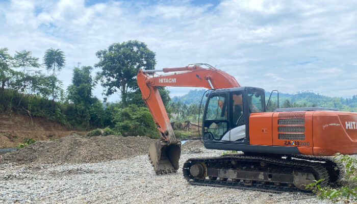 Izin Tak Ada, Aktivitas Galian C di Sungai Limbato Nekat Berjalan