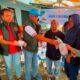 Penyerahan daging qurban dari KADIN Indonesia melalui KADIN Gorontalo kepada warga sekitar kawasan Taman Kota, Kota Gorontalo. Penyaluran bantuan itu diwakili Wakil Ketua Umum (WKU) KADIN Gorontalo, Sulyanto Pateda, didampingi jajaran pengurus lainnya. Foto: Akbar/KADIN