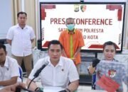 Emosi dan Cemburu, Pria Ini Tusuk Istrinya 15 Kali