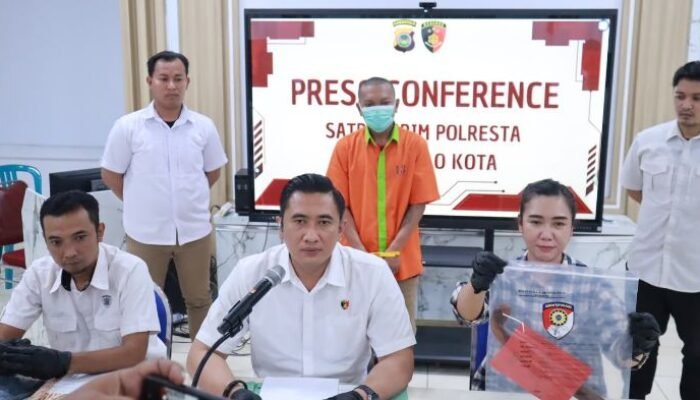 Emosi dan Cemburu, Pria Ini Tusuk Istrinya 15 Kali
