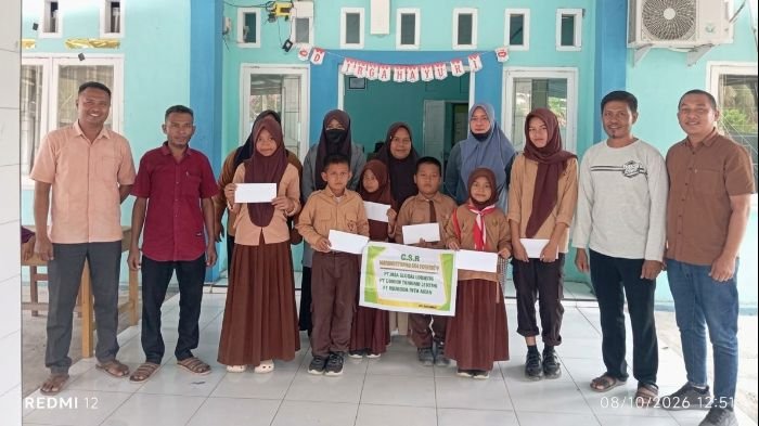 Penyerahan Beasiswa. Foto: Istimewa